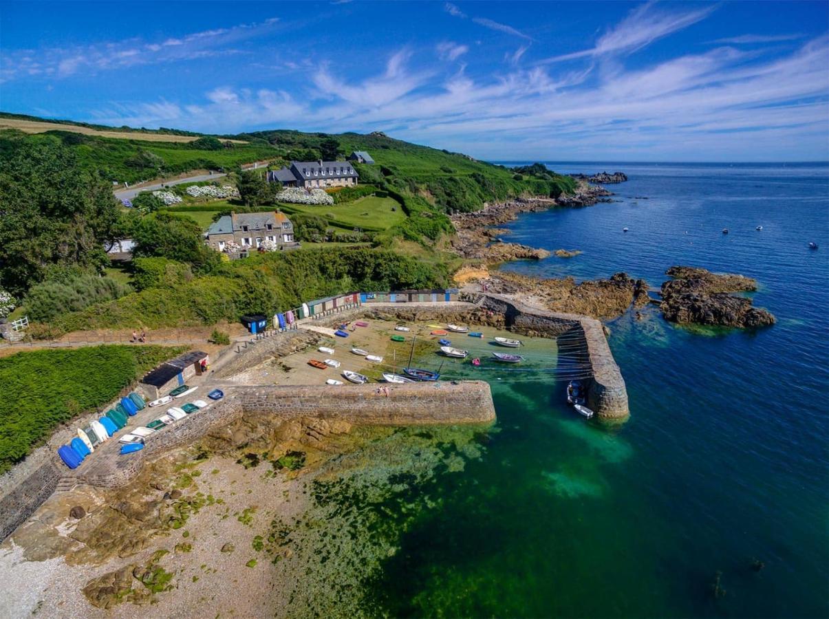 Maison Normande Proche De La Mer Et Des Lieux Touristiques Quettehou Exterior photo
