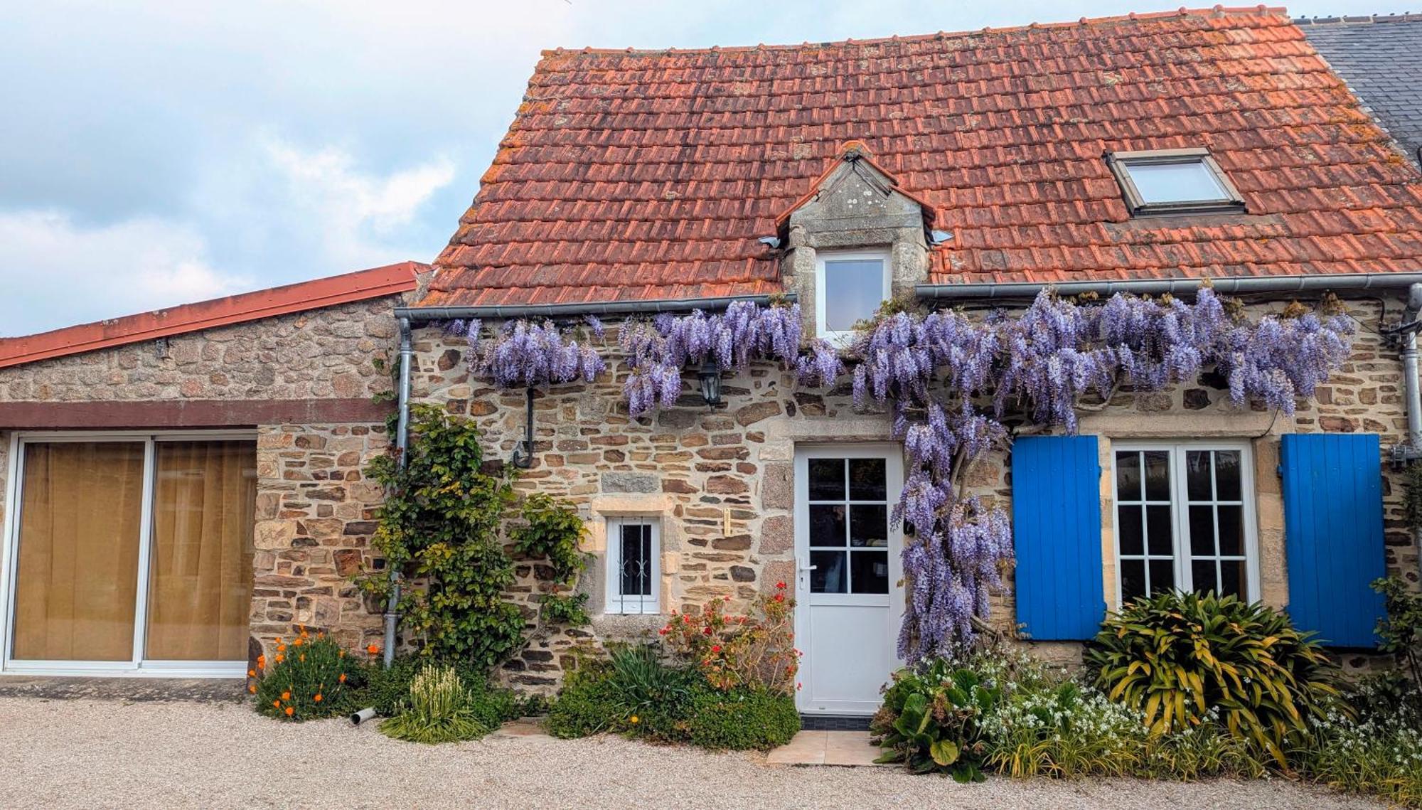 Maison Normande Proche De La Mer Et Des Lieux Touristiques Quettehou Exterior photo